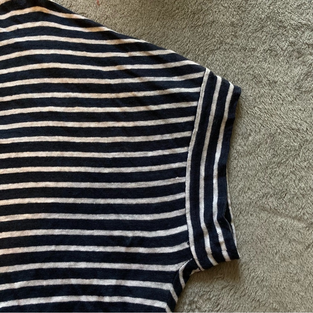 Christian Siriano 100% Linen Navy and White Striped Short Sleeve Top - Picture 4 of 6